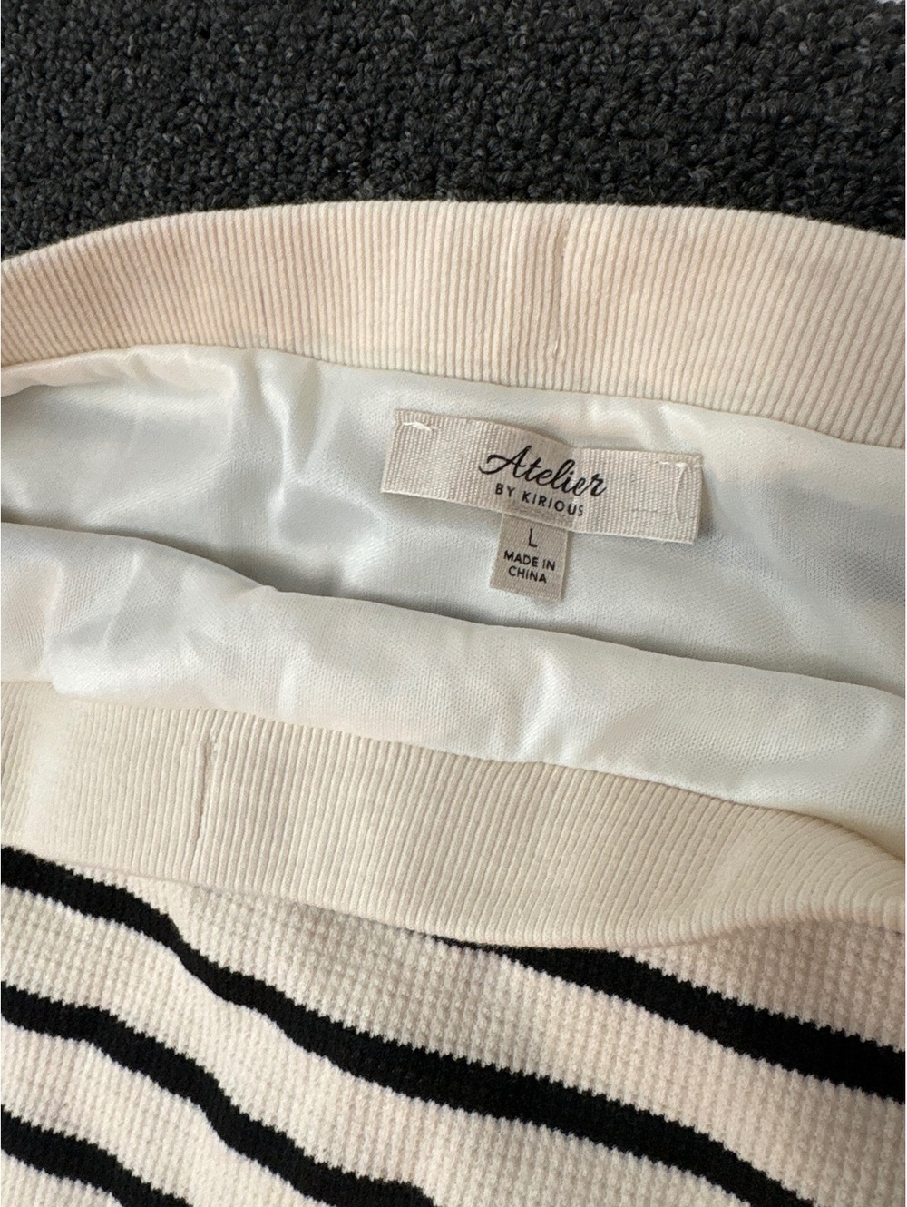 Atelier Beige Striped Knit Pencil Skirt, Size Large, Very Good Condition - Picture 5 of 6